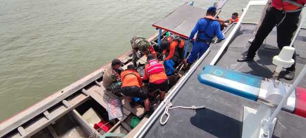 Kapal nelayan, yang masuk dalam Tim SAR Gabungan di Perairan Panipahan akhirnya sampai di Pelabuhan Panipahan.